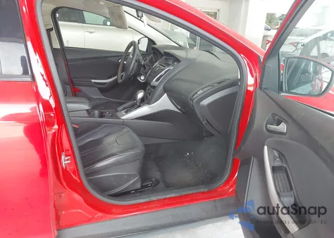 2014 Ford Focus Se z USA, uszkodzony, nr VIN 1FADP3F28EL435674